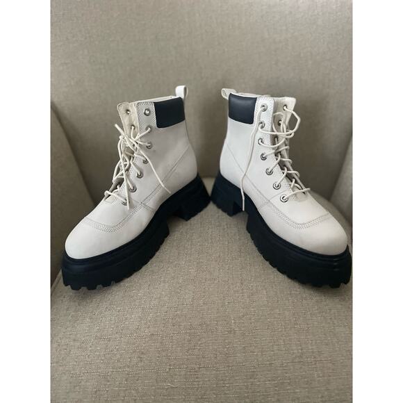Timberland Combat Boots; Round Toe Boot; S53, Sz 9 - Picture 1 of 13
